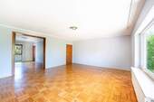 Wohnzimmer - 4 Zimmer Terrassenwohnung zum Kaufen in Heroldsberg