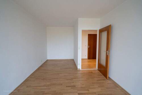 Wohn- und Schlafzimmer - Etagenwohnung mit 32,70 m² in Unterhaching zur Miete