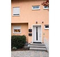 Einfamilienhaus mit Einliegerwohnung in Oftersheim