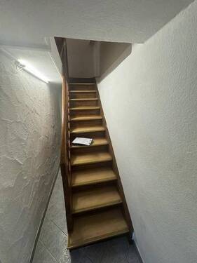 10 Treppe zum OG - 