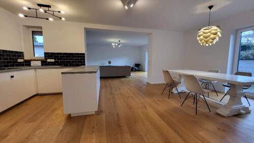 Bild 1 - Hochwertiges voll möbliertes Wohnen mit 2 Terrassen direkt an der Grenze Luxemburg. Keller & Parken