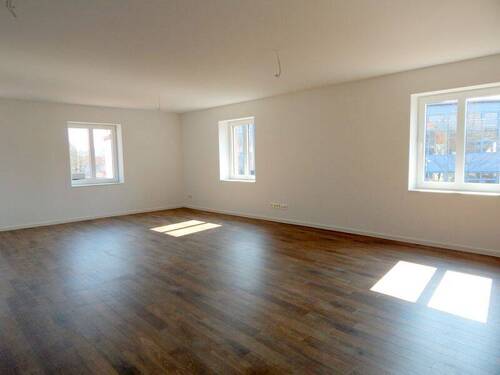 DSCN4038 - Hochwertige 2 ZKB mit PKW-Stellplatz in Zentrum von Losheim zu vermieten!