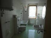 DSCI0502 - Sanierte 2-Zimmer-Dachgeschoß-Wohnung in Randlage von Reichenbach - bei Bedarf mit Einbauküche!