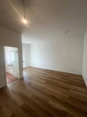 Zimmer 1/ offene Küche - 2 Zimmer Etagenwohnung in Eberswalde