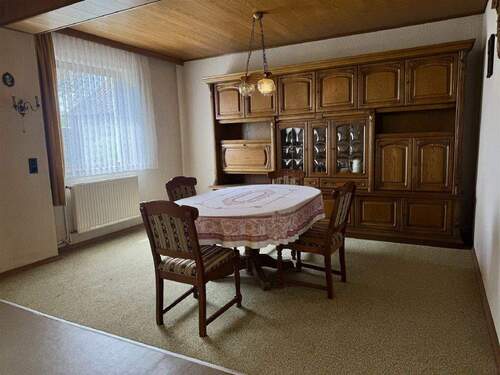 Wohnzimmer EG - 6 Zimmer Einfamilienhaus zum Kaufen in Oberöfflingen