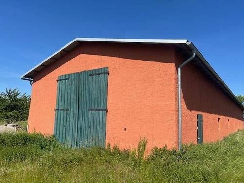 Hallenansicht - Landwirtschaftliche Gewerbenutzfläche mit zwei Bergehallen