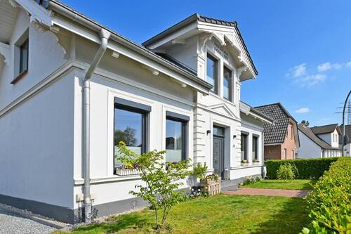 Fassade seitlich - 4 Zimmer Einfamilienhaus zum Kaufen in Hamburg