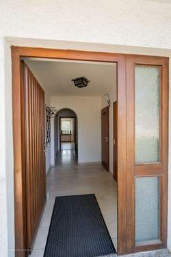 Eingangsbereich - 6 Zimmer Doppelhaushälfte zum Kaufen in München