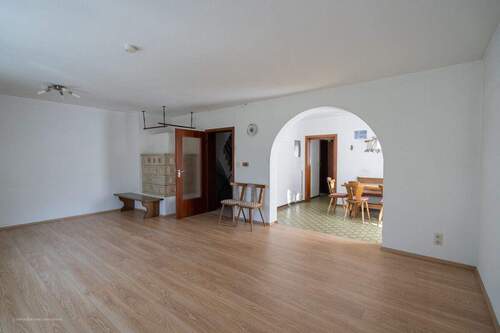 Wohnzimmer - 6 Zimmer Doppelhaushälfte in München