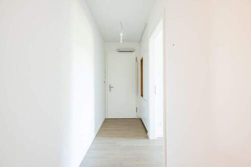 Flur - Etagenwohnung mit 96,30 m&sup2; in Berlin zum Kaufen