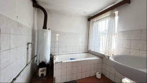 Tageslichtbad mit Wanne - 