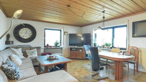 Wohnzimmer - Mehrfamilienhaus, Wohnhaus mit 210,00 m&sup2; in Hofheim zum Kaufen