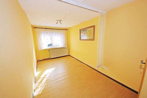 Kinder- / Durchgangszimmer im DG - 