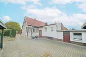 Hausansicht / Grundstücksseite - 