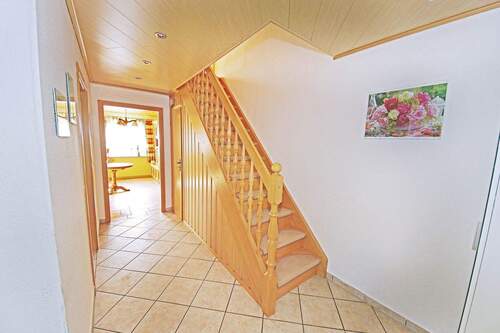 Flur- / Treppenbereich im EG - 3 Zimmer Mehrfamilienhaus, Wohnhaus in Dessau-Roßlau