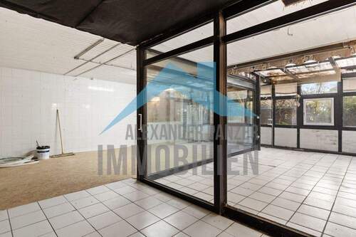 Schwimmbad / Hobbyraum - 