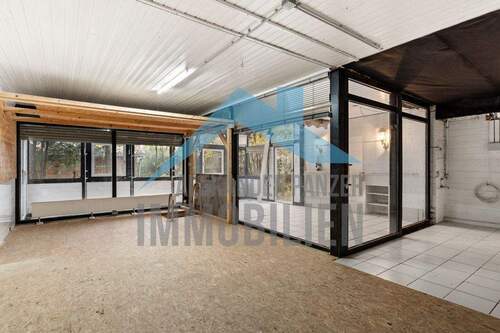 Schwimmbad / Hobbyraum - 