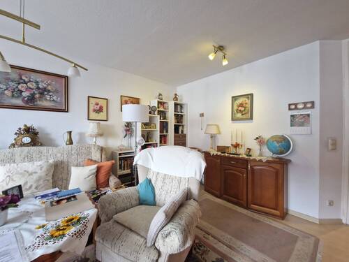 Wohnzimmer - 3 Zimmer Etagenwohnung zum Kaufen in Leipzig