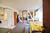Blick vom Eßzimmer Richtung Schlafzimmer - 