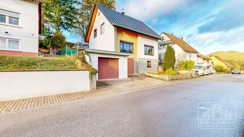 Straßenansicht links - 