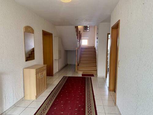 Eingangsdiele EG - Einfamilienhaus mit 140,00 m² in Oberöfflingen zum Kaufen