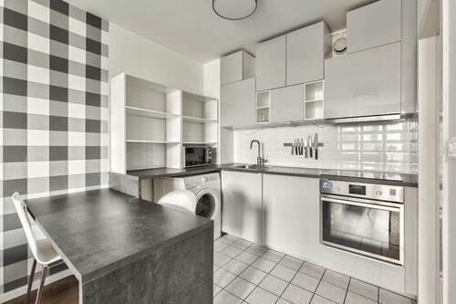 Küche mit Waschmaschinenanschluss - Etagenwohnung mit 48,50 m&sup2; in Berlin / Mitte zum Kaufen