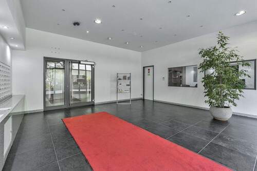 Gepflegstes Entrée mit Concierge - 