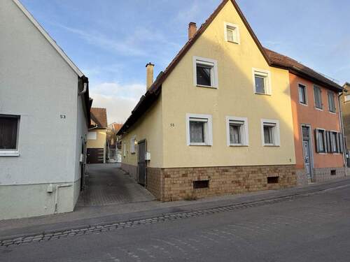 Bild 1 - Gemütliches Wohnhaus mit Scheune, Innenhof Stellplätze für 6 Autos, Garten