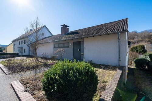 18367 Außenansicht - Freistehendes Einfamilienhaus in Gerolstein - 4 Schlafzimmer - 2 Badezimmer - großer Garten