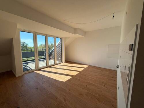 Wohnzimmer - 2 Zimmer Etagenwohnung zur Miete in Bernau bei Berlin