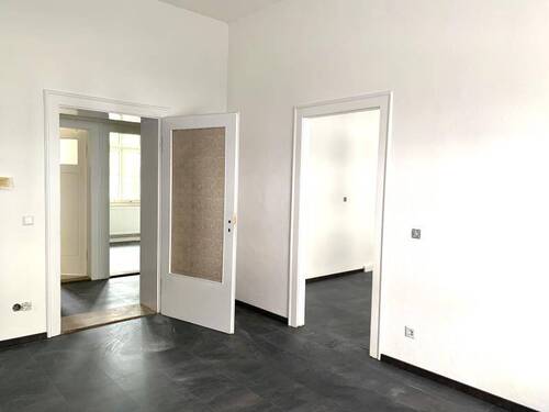 Zimmer 1 - 2 Zimmer Etagenwohnung in Nürnberg