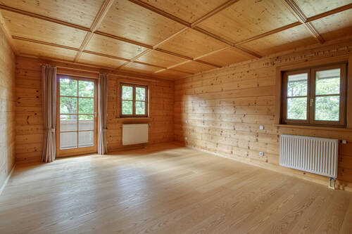 Zimmerbeisspiel Haupthaus OG mit umlaufenden Balkon - 