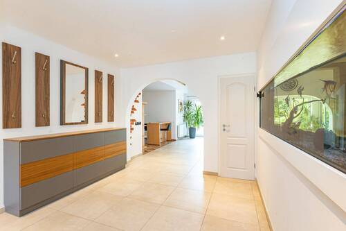 Flur - Einfamilienhaus mit 244,60 m² in Grünendeich zum Kaufen