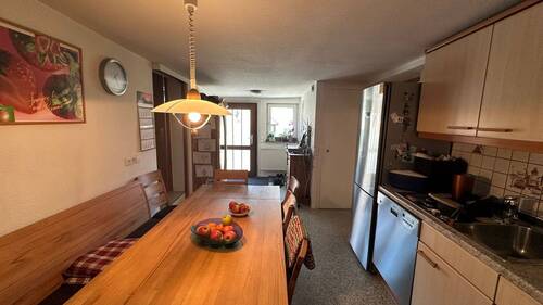 555 Wohnung 1 Küche - 1 Zimmer Mehrfamilienhaus, Wohnhaus in Stuttgart