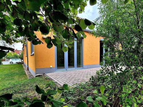 ETW_Außen_Teilansicht - Etagenwohnung mit 85,00 m&sup2; in Erlangen zum Kaufen