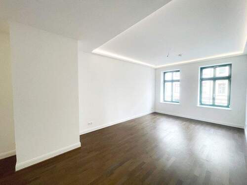 Wohnen & Essen - Jetzt aber! Dunkles Parkett * tolles Bad * Wanne & Dusche * Fußbodenheizung * Loggia * LED-Licht