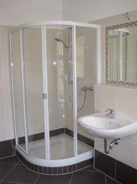 Badezimmer - Beispiel (1) - 3 Zimmer Etagenwohnung zum Kaufen in Heidenau