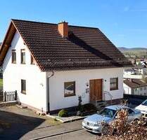Ein- Zwei- oder Dreifamilienhaus in Ronshausen - mit Ausblick in guter Lage !!!