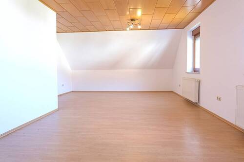 Wohn- oder Schlafzimmer DG - 