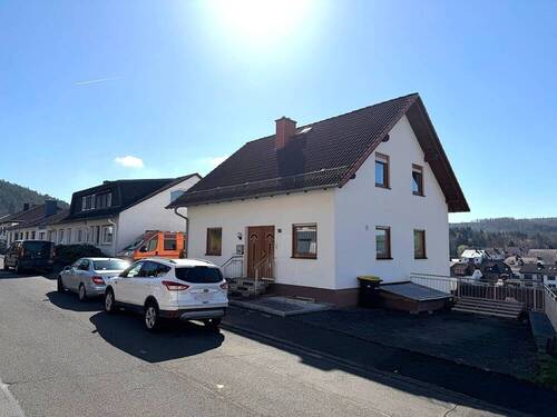 Bild 3 - 8 Zimmer Einfamilienhaus in Ronshausen