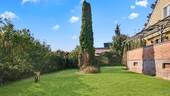 Großzügiger Garten hinter dem Haus - 