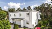 Vorderansicht des Hauses - Modernes, voll vermietetes Mehrfamilienhaus mit drei Wohneinheiten & großzügigem Garten in ruhiger Lage