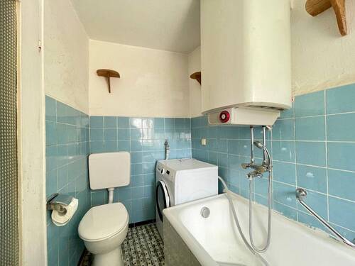 EG Badezimmer mit Wanne - 