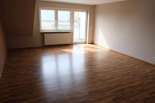 Sonniges Wohnzimmer - 