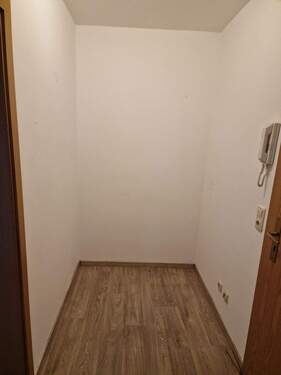 Garderobe - 3 Zimmer Etagenwohnung zum Kaufen in Lichtenfels