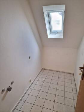 Abstellraum; kann auch als Gäste-WC umgebaut werden - 3 Zimmer Etagenwohnung in Lichtenfels