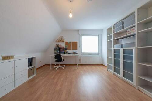 OG Einliegerwohnung Bürozimmer - 