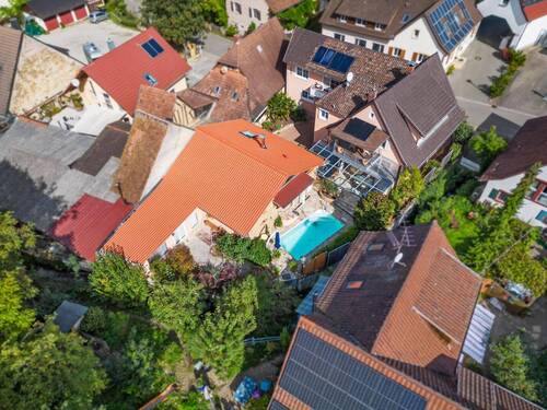 Mediterranes Anwesen mit Pool - 8 Zimmer Einfamilienhaus zum Kaufen in Müllheim