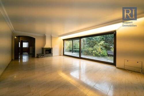 Wohnbereich mit Kamin, OG - 