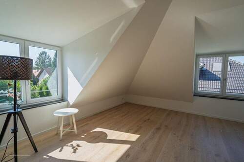 Wohnzimmer - Etagenwohnung mit 97,00 m² in Unterhaching zum Kaufen